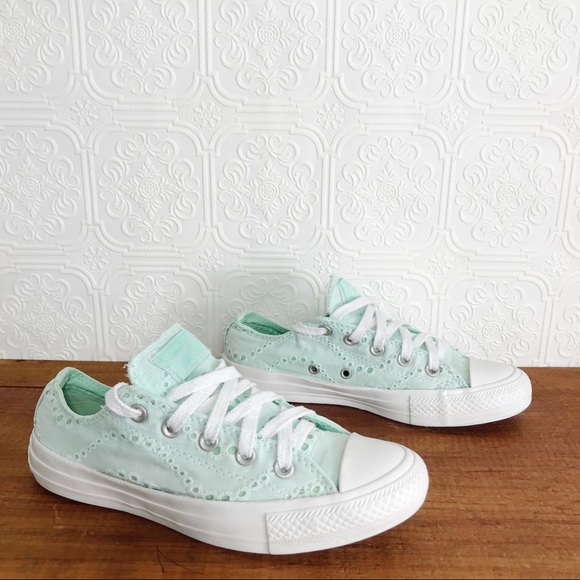 ❌SOLD❌ CONVERSE Chuck Taylors Eyelet Crochet Lace - Picture 2 of 12